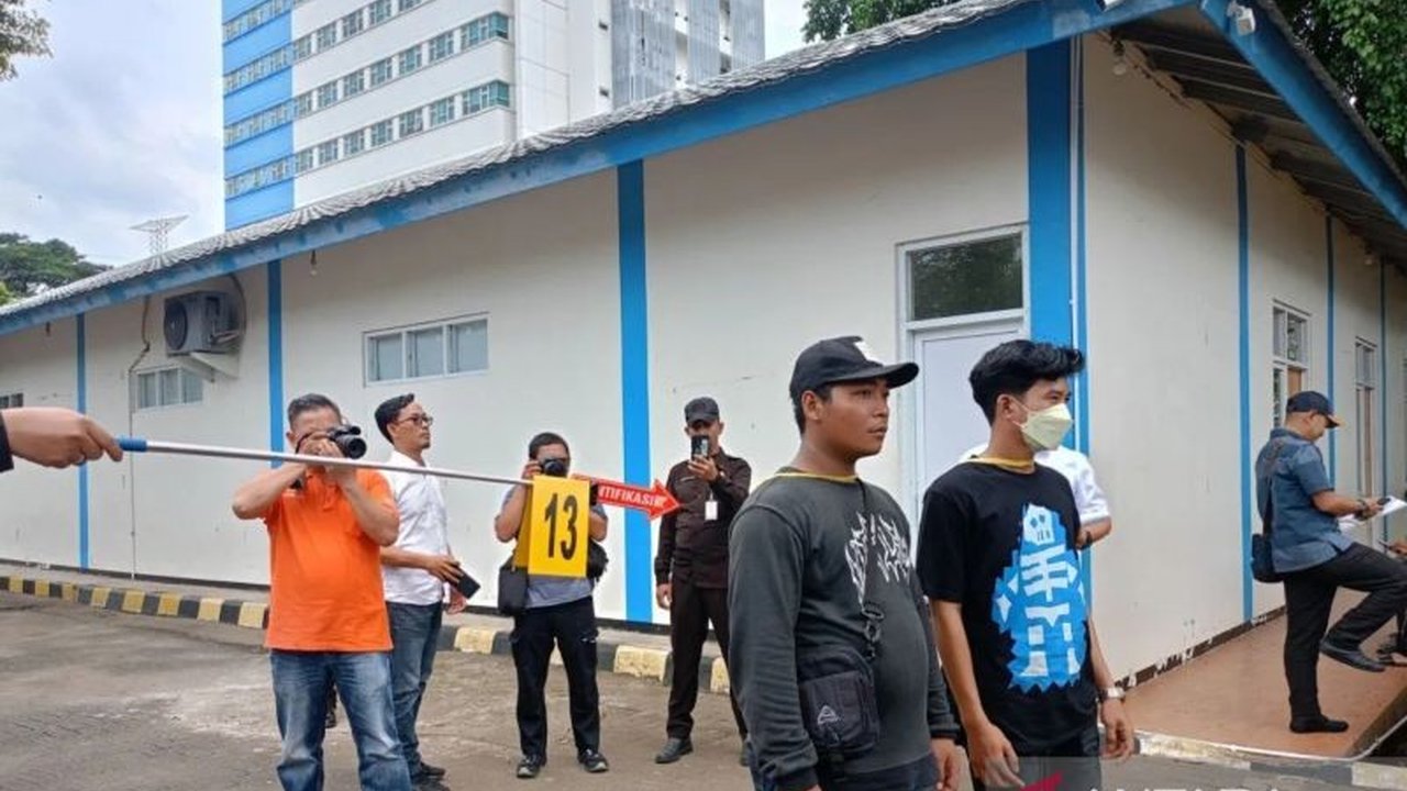 Polisi telah memeriksa 44 saksi terkait kematian mahasiswa UKI, Kenzha Ezra Walewangko, namun hasil autopsi dan penyelidikan forensik masih dibutuhkan untuk mengungkap penyebab pasti kematian.