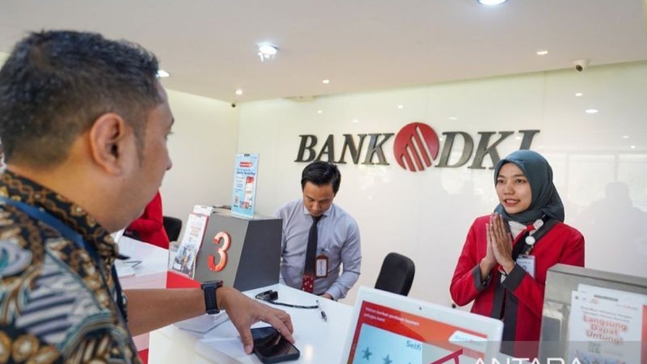 Pengamat kebijakan publik meminta masyarakat tak langsung menyimpulkan serangan siber sebagai penyebab gangguan sistem Bank DKI, mendesak investigasi menyeluruh untuk memastikan penyebabnya.
