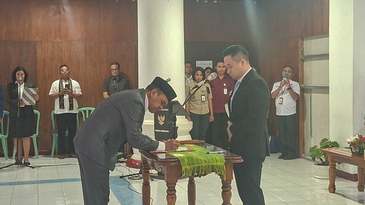 Ignasius Repelita Lega Resmi Jabat Penjabat Sekda Kota Kupang