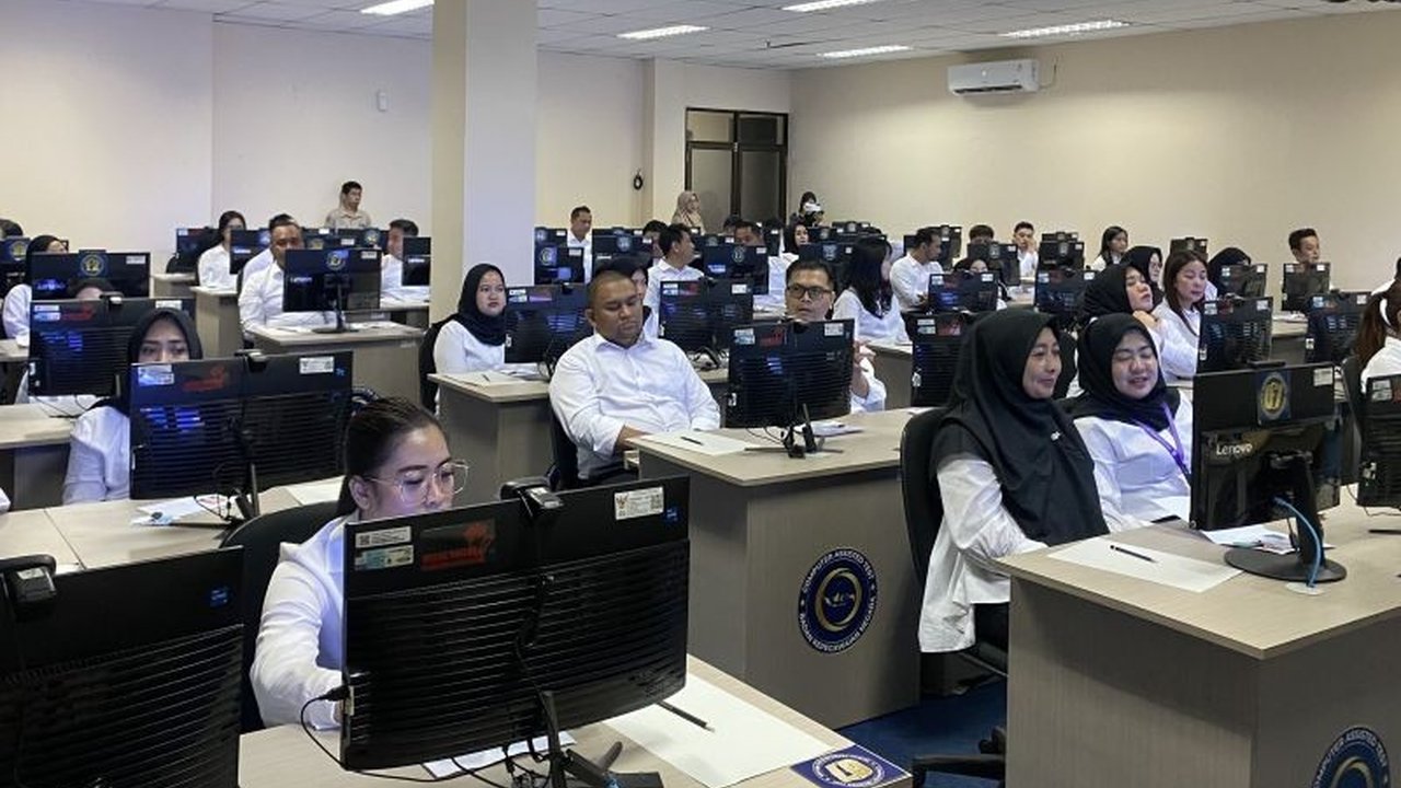 Badan Kepegawaian dan Pengembangan Sumber Daya Manusia (BKPSDM) Kota Batam menargetkan pengangkatan Calon Aparatur Sipil Negara (CASN) tahap pertama dan PPPK tahap pertama paling lambat Juni 2025, dengan total 2.300 formasi.