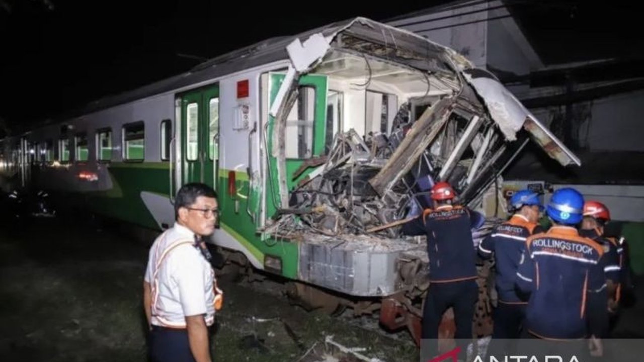 PT KAI Daop 8 Surabaya menempuh jalur hukum setelah kecelakaan antara KA Commuter Line dan truk di Gresik, yang mengakibatkan satu korban jiwa dan kerugian materiil.