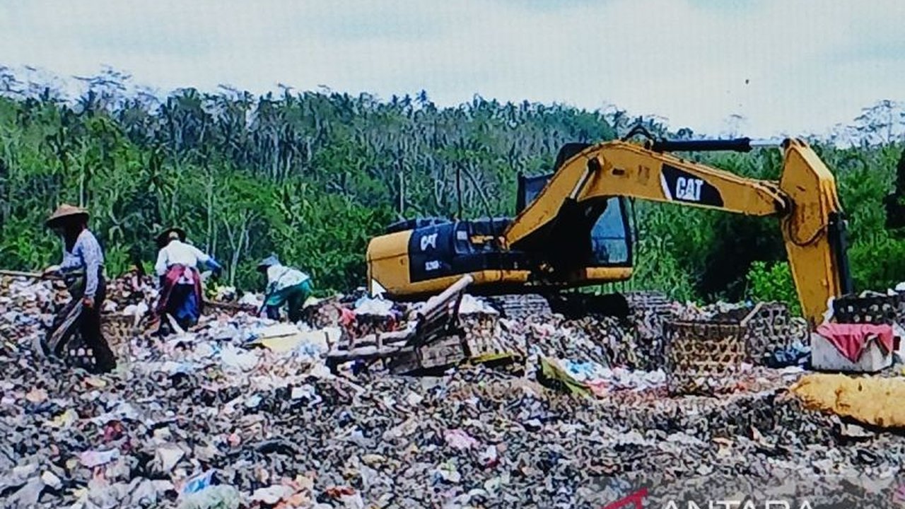 Volume sampah di TPA Sanggrahan, Temanggung meningkat drastis hingga 60 ton per hari selama libur Lebaran 2025, melampaui prediksi meskipun sosialisasi pengurangan sampah telah dilakukan.