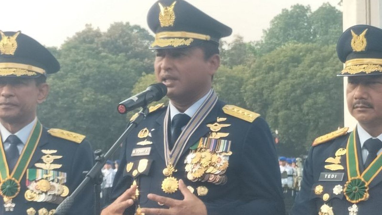 Kepala Staf TNI AU Marsekal TNI Mohamad Tonny Harjono menegaskan perayaan HUT ke-79 TNI AU yang sederhana bukan karena efisiensi anggaran, melainkan untuk mendekatkan diri kepada masyarakat.