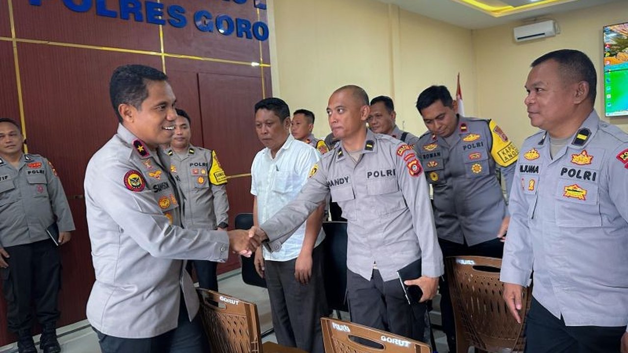 Wakapolda Gorontalo Brigjen Pol Simson Zet Ringu meninjau kesiapan Pemungutan Suara Ulang (PSU) Pilkada Gorontalo Utara, memastikan keamanan dan kelancaran proses demokrasi.