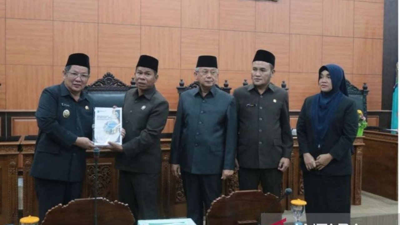 Wakil Bupati Bangka Tengah, Efrianda, menyampaikan rancangan awal RPJMD 2025-2029 dengan visi 