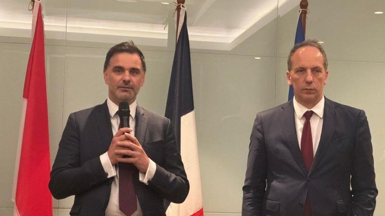 Menteri Perdagangan Prancis, Laurent Saint-Martin, optimistis Indonesia dan Prancis akan menjalin kerja sama erat di masa depan, khususnya di sektor energi, transportasi, pertanian, budaya, dan industri kreatif, sebagai persiapan kunjungan Presiden Macron