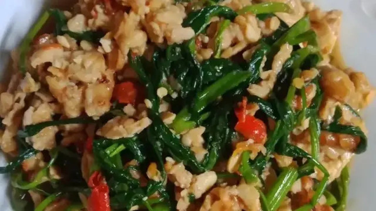 Resep tumis kangkung tempe ulek. (dok. Cookpad @estyridhohakim_0991)