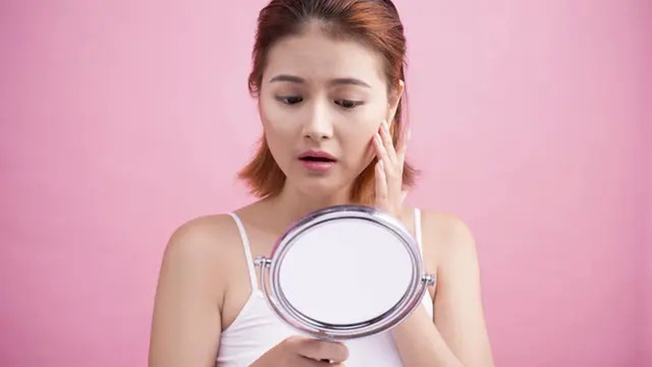 Ilustrasi masalah pori-pori wajah. (c)makidotvn/Depositphotos.com