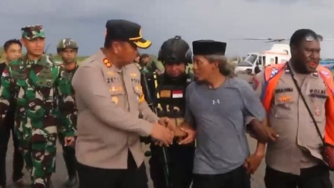 Sepasang suami istri pendulang emas diduga disandera KKB di Yahukimo, Papua Pegunungan, setelah insiden penyerangan yang menewaskan 11 pendulang lainnya.