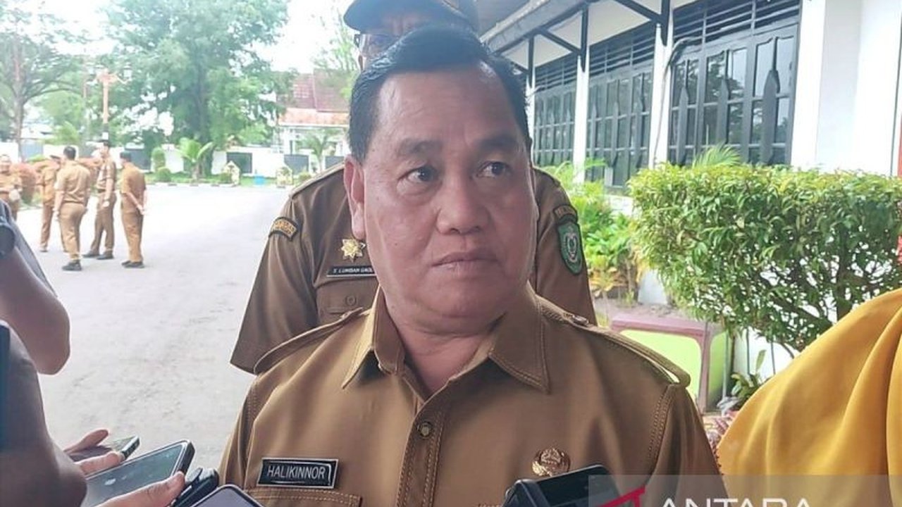 Pemerintah Kabupaten Kotawaringin Timur memberikan berbagai fasilitas menarik bagi dokter spesialis dan sub-spesialis yang bersedia mengabdi, termasuk penggantian biaya pendidikan dan insentif.