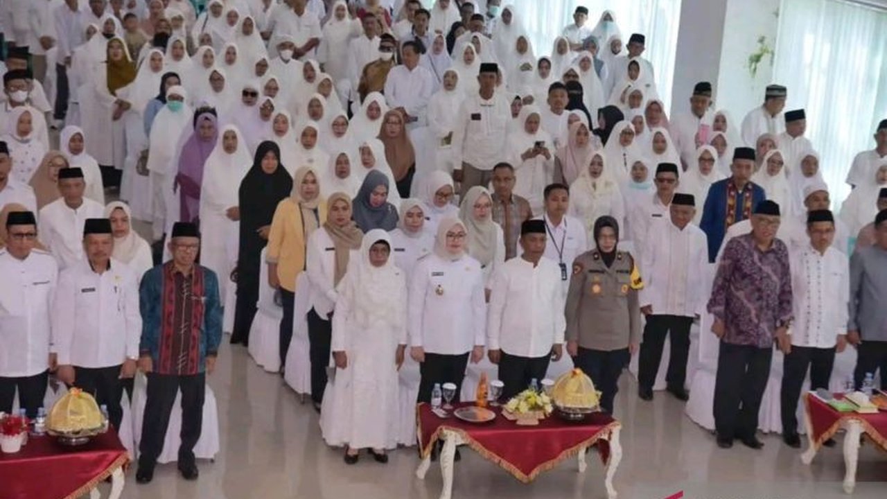 Kota Kendari, Sulawesi Tenggara, mendapat kuota haji sebanyak 551 jemaah untuk tahun 2025, dengan jemaah tertua berusia 98 tahun dan termuda 19 tahun.