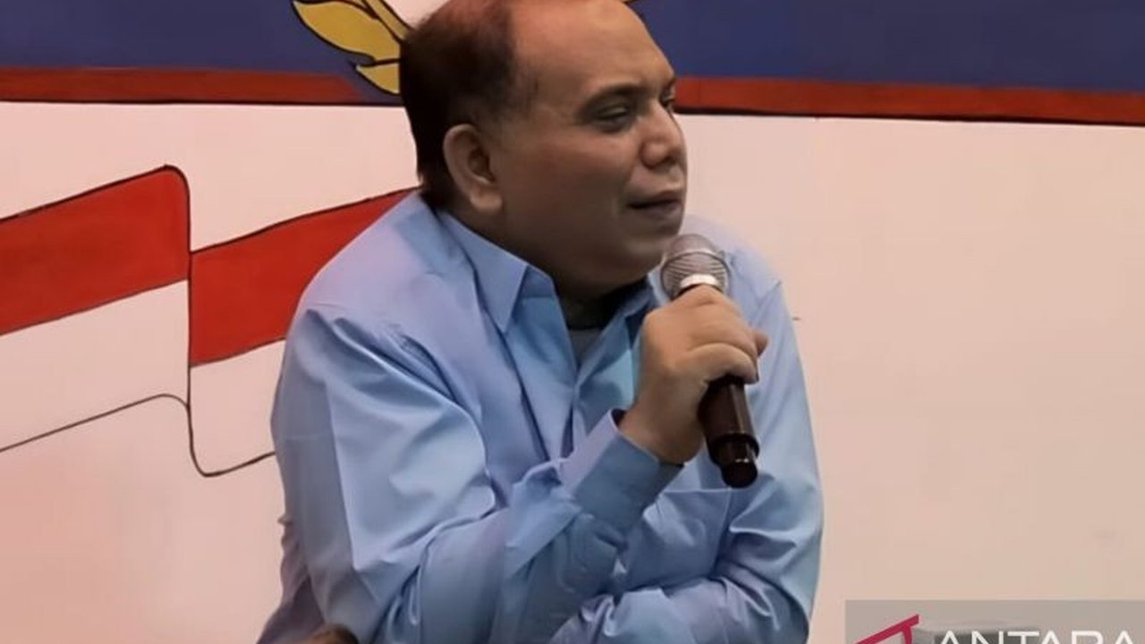 Pendiri Haidar Alwi Institute menilai penempatan anggota Polri di kementerian/lembaga sesuai aturan hukum dan bukan merupakan dwifungsi militer, serta meminta masyarakat tak mudah terprovokasi.