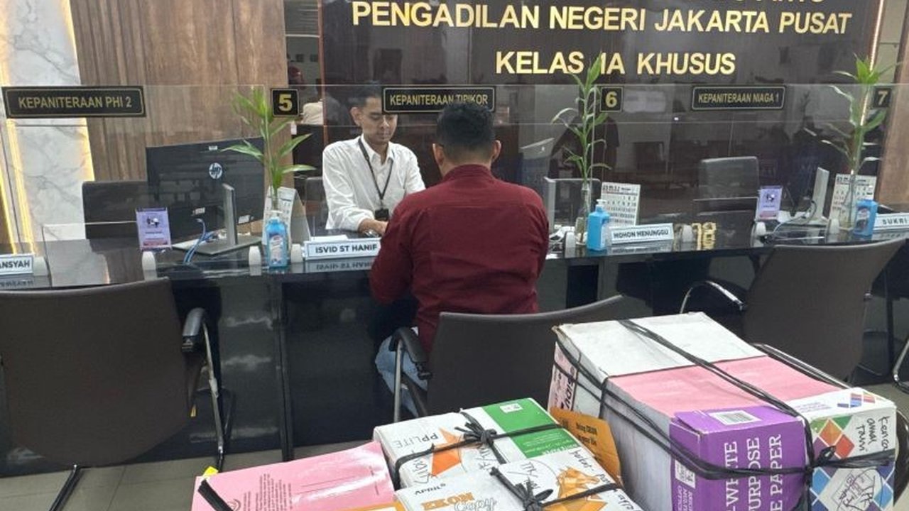 Jaksa Agung telah melimpahkan berkas perkara tujuh perusahaan milik Duta Palma Group sebagai tersangka korporasi kasus korupsi lahan sawit ke Pengadilan Negeri Jakarta Pusat.