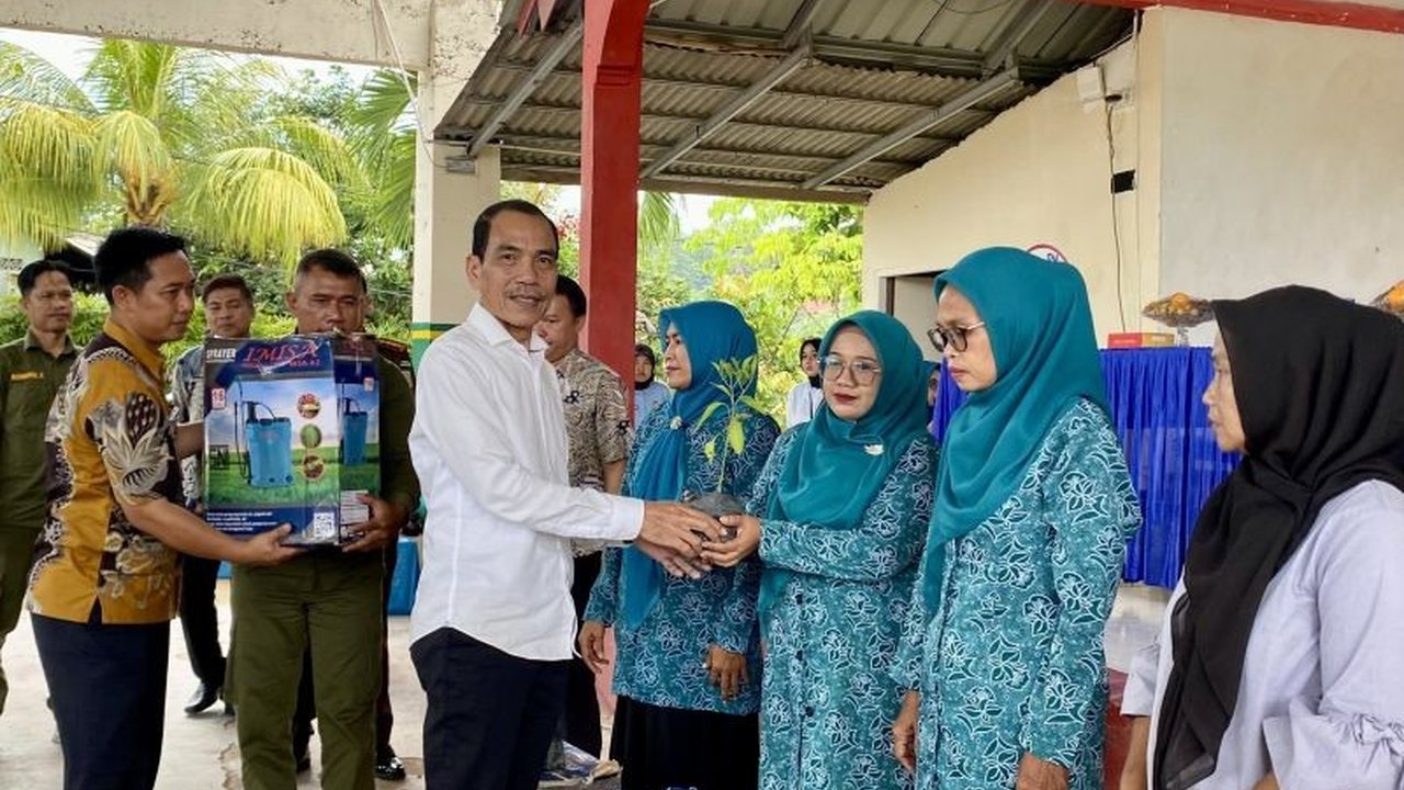 Kejari dan Pemkot Batam gandeng 64 Kelompok Wanita Tani untuk menanam cabai dalam Program Pekarangan Pangan Lestari (P2L) guna menekan inflasi dan meningkatkan ketahanan pangan.