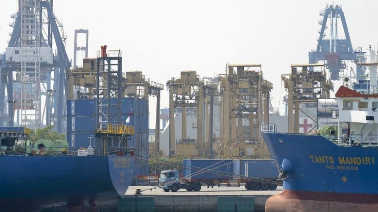 Celios sarankan Indonesia membentuk koalisi perdagangan dengan negara lain, termasuk BRICS dan ASEAN, untuk menghadapi kebijakan tarif resiprokal AS yang diterapkan Presiden Trump.