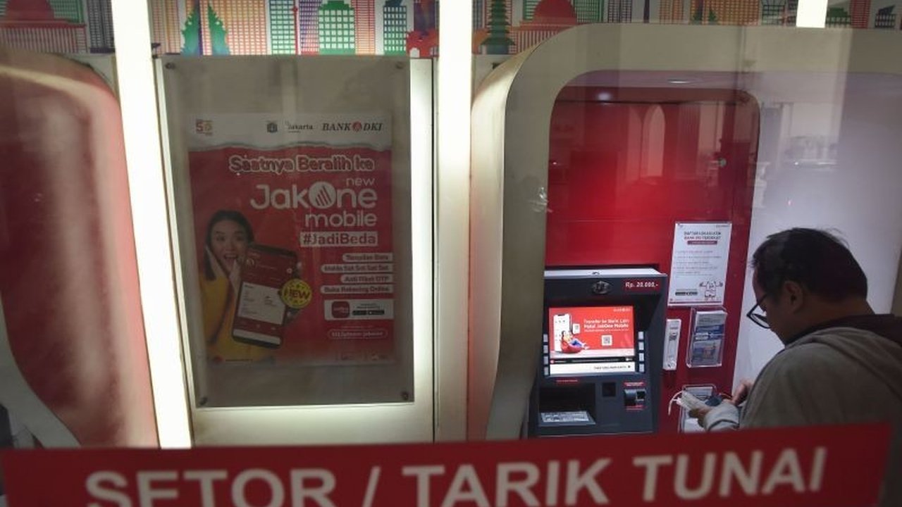 Bank DKI memastikan data dan dana nasabah tetap aman meskipun terjadi gangguan sistem beberapa waktu lalu; layanan perbankan telah kembali normal.