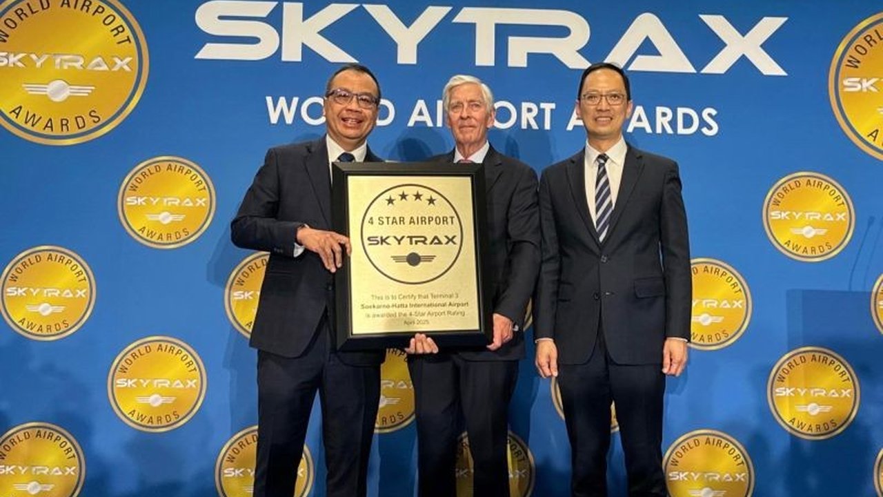 Bandara Soekarno-Hatta dan I Gusti Ngurah Rai, di bawah naungan InJourney, berhasil meraih penghargaan bergengsi Skytrax World Airport Awards 2025,  menunjukkan peningkatan kualitas layanan dan infrastruktur.