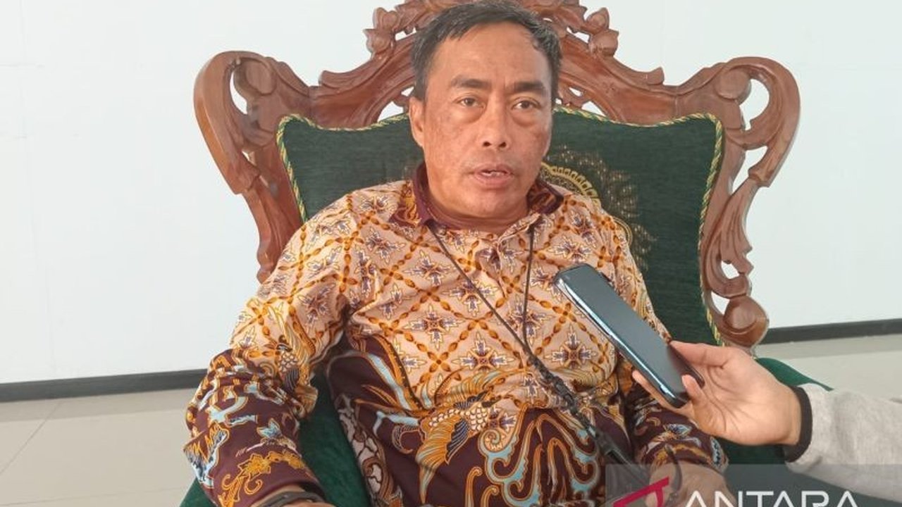 PT Pelni Cabang Baubau catat penurunan jumlah penumpang mudik Lebaran 2025 sebesar 1 persen dibandingkan tahun sebelumnya, diduga karena faktor ekonomi.