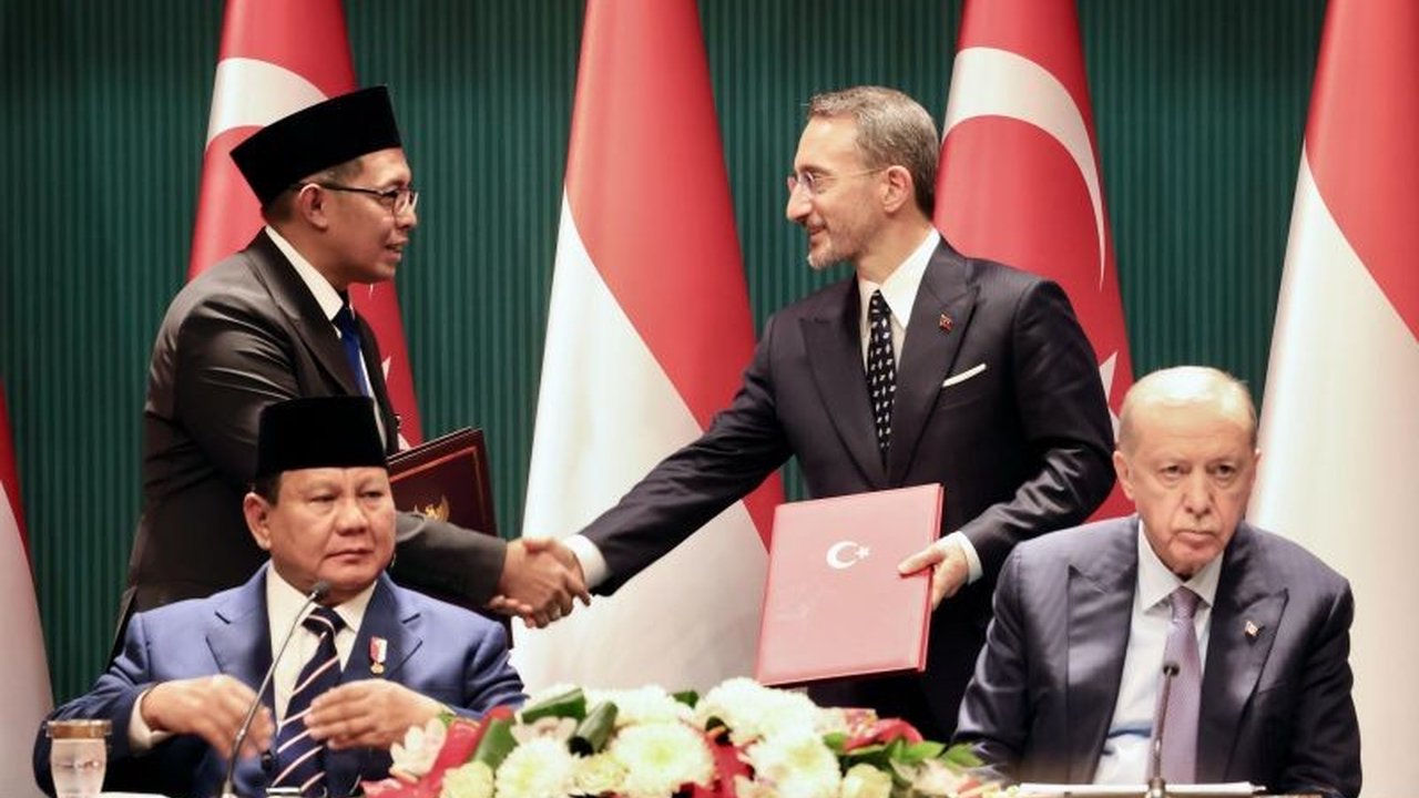 Indonesia dan Turki resmi menjalin kerja sama komunikasi publik melalui penandatanganan MoU di Ankara, meliputi pertukaran staf dan transfer teknologi untuk menghadapi tantangan komunikasi global.