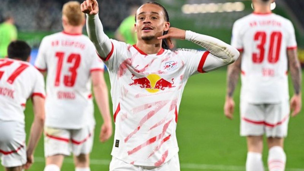 RB Leipzig berhasil raih kemenangan tipis 3-2 atas Wolfsburg di Bundesliga, berkat dua gol dari Xavi Simons dan satu gol dari Lois Openda.