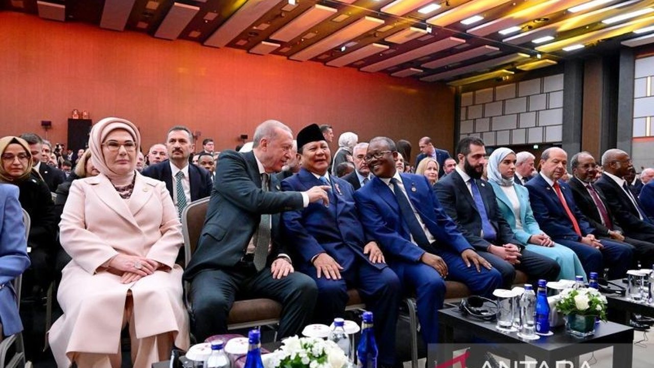 Presiden Prabowo Subianto berpartisipasi dalam Antalya Diplomacy Forum di Turki, menjalin komunikasi hangat dengan sejumlah pemimpin dunia dan memperkuat posisi Indonesia dalam diplomasi global.