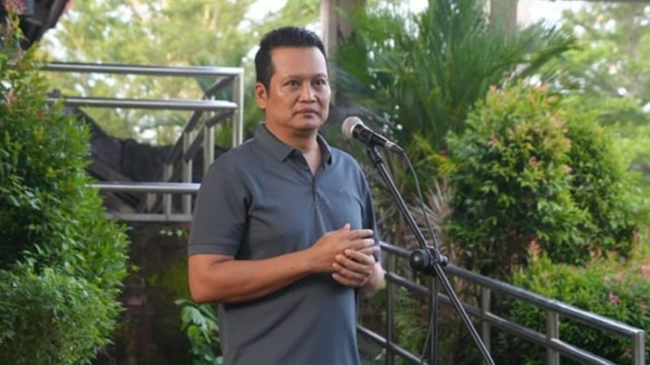 Pemkab Jembrana berhasil menghemat anggaran hingga Rp55 juta per bulan, atau lebih dari Rp600 juta per tahun, melalui efisiensi penggunaan listrik, tanpa mengurangi kualitas pelayanan publik.