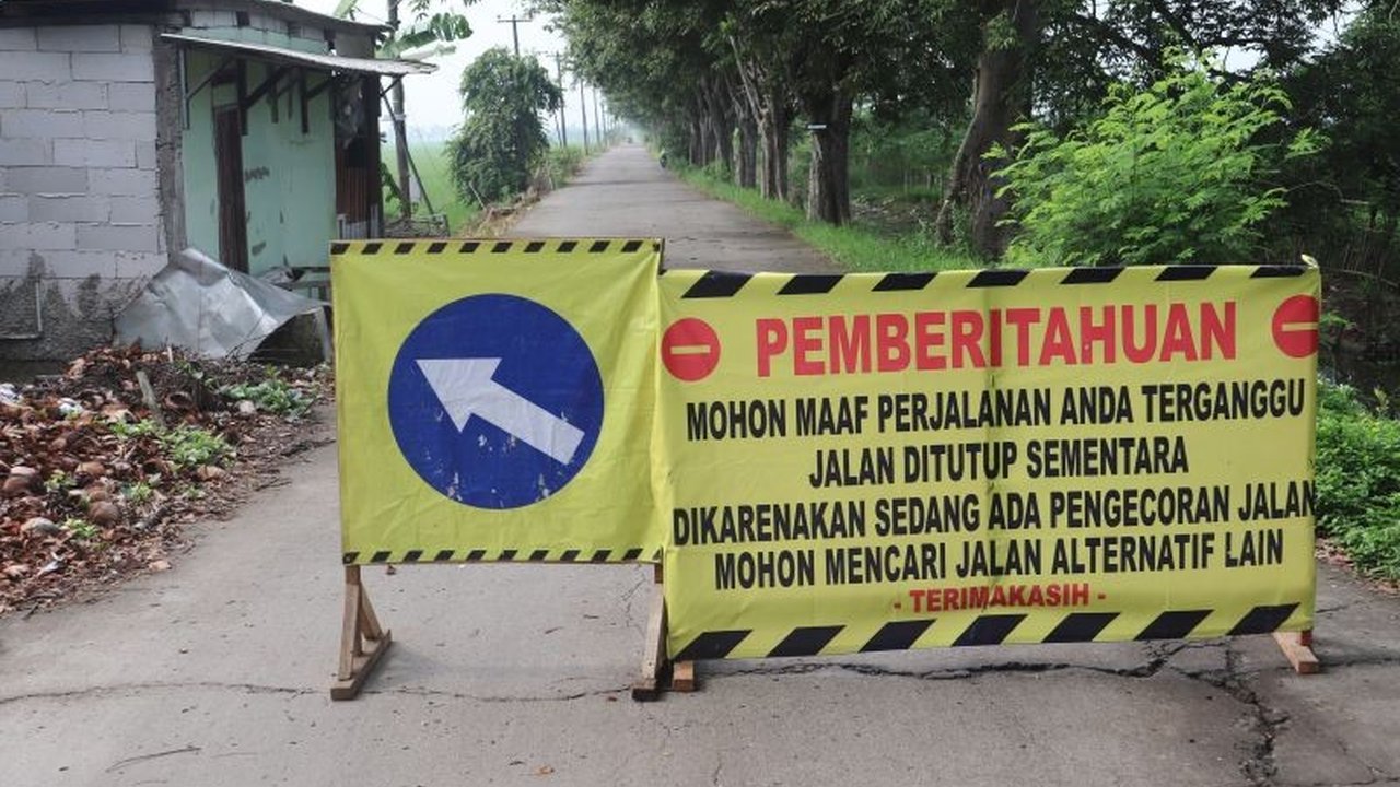 Pemerintah Kabupaten Bekasi memperbaiki ruas jalan di Kecamatan Pebayuran untuk meningkatkan mobilitas warga dan konektivitas antarwilayah, khususnya Jalan Raya Karangpatri dan Jalan Kobak Rante.