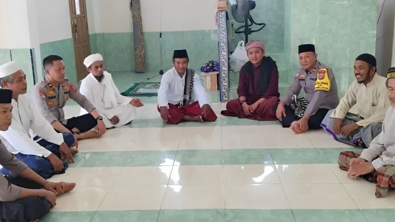 Satgas Madago Raya di Tojo Una-Una, Sulawesi Tengah, memperkuat kolaborasi dengan tokoh agama untuk mencegah penyebaran paham radikalisme dan intoleransi, menjaga kerukunan, dan keamanan wilayah.