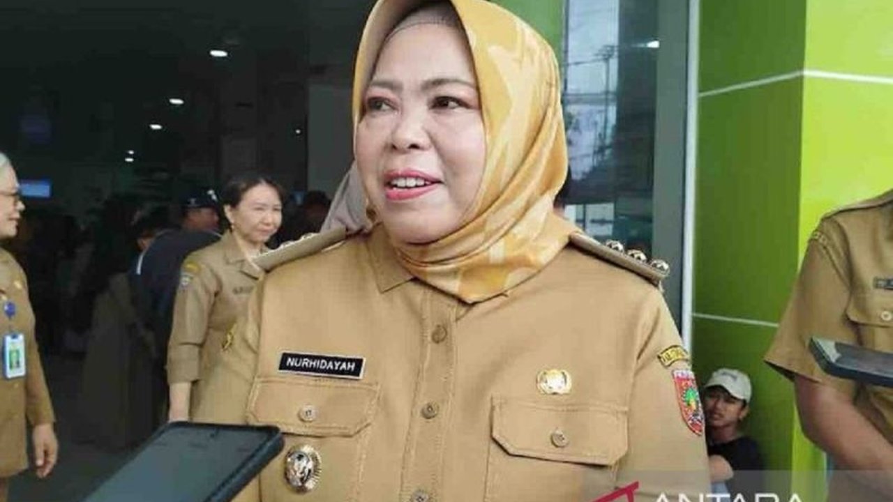 Pemerintah Kabupaten Kotawaringin Barat meningkatkan pengawasan kendaraan kelebihan muatan untuk mencegah kerusakan jalan dan kemacetan di Pangkalan Bun.