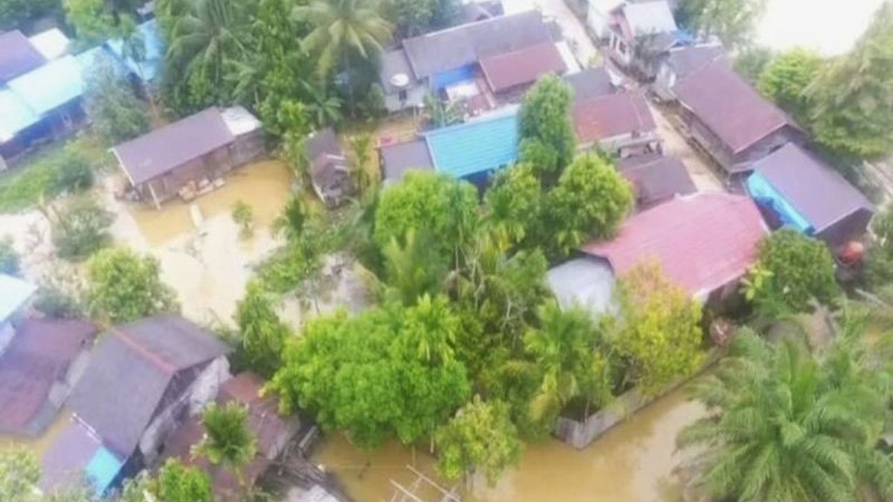 Banjir di Kapuas Putus Akses Jalan, Puluhan Rumah Terendam
