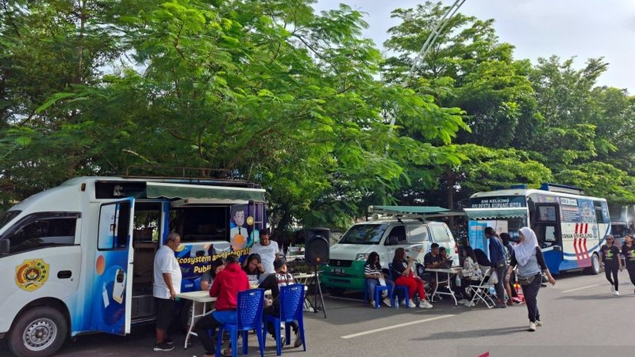 Mal Pelayanan Publik (MPP) Kota Kupang genap satu tahun beroperasi di Car Free Day (CFD) El Tari pada 20 April 2025, memberikan kemudahan akses layanan administrasi bagi warga.