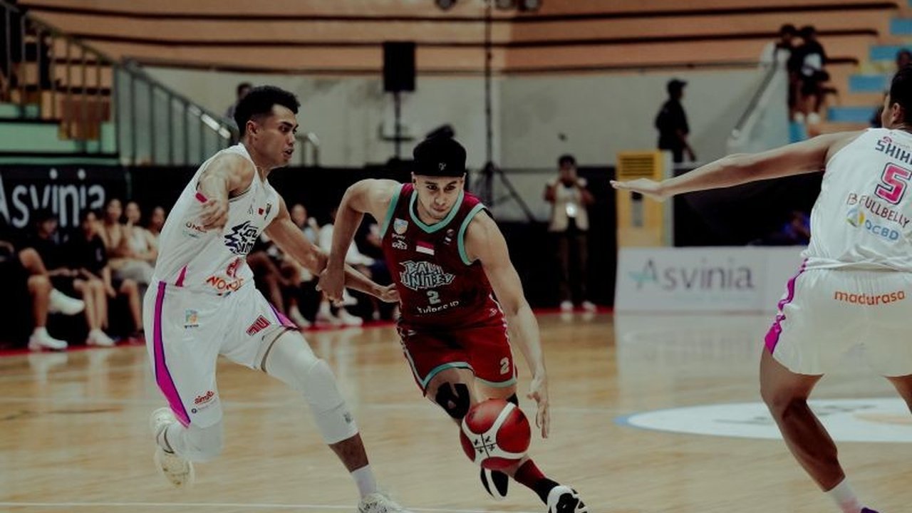 Rans Simba Bogor sukses mempertahankan posisi puncak klasemen IBL 2025 setelah menaklukkan Bali United Basketball dengan skor 81-77 dalam pertandingan pekan ke-10 yang menegangkan.