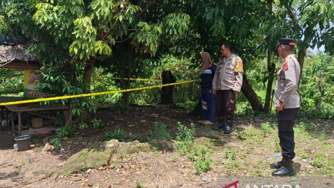 Empat granat, tiga berukuran besar dan satu kecil, ditemukan warga di Sungai Ulu, Bangka Barat; polisi telah mengamankan lokasi dan berkoordinasi dengan Gegana Brimob.