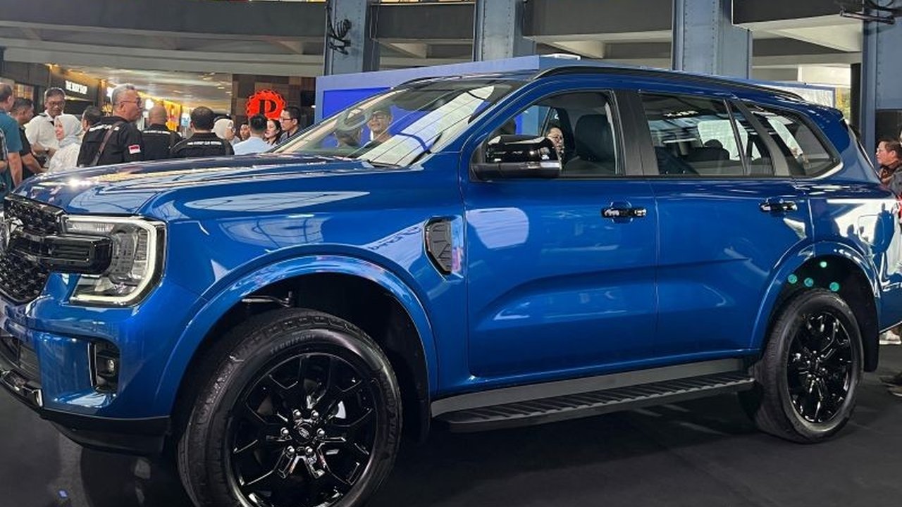 Ford RMA Indonesia resmi luncurkan Ford Everest Sport 'Smart Urban Adventure' seharga Rp799 juta, SUV tangguh dengan fitur canggih dan desain sporty.