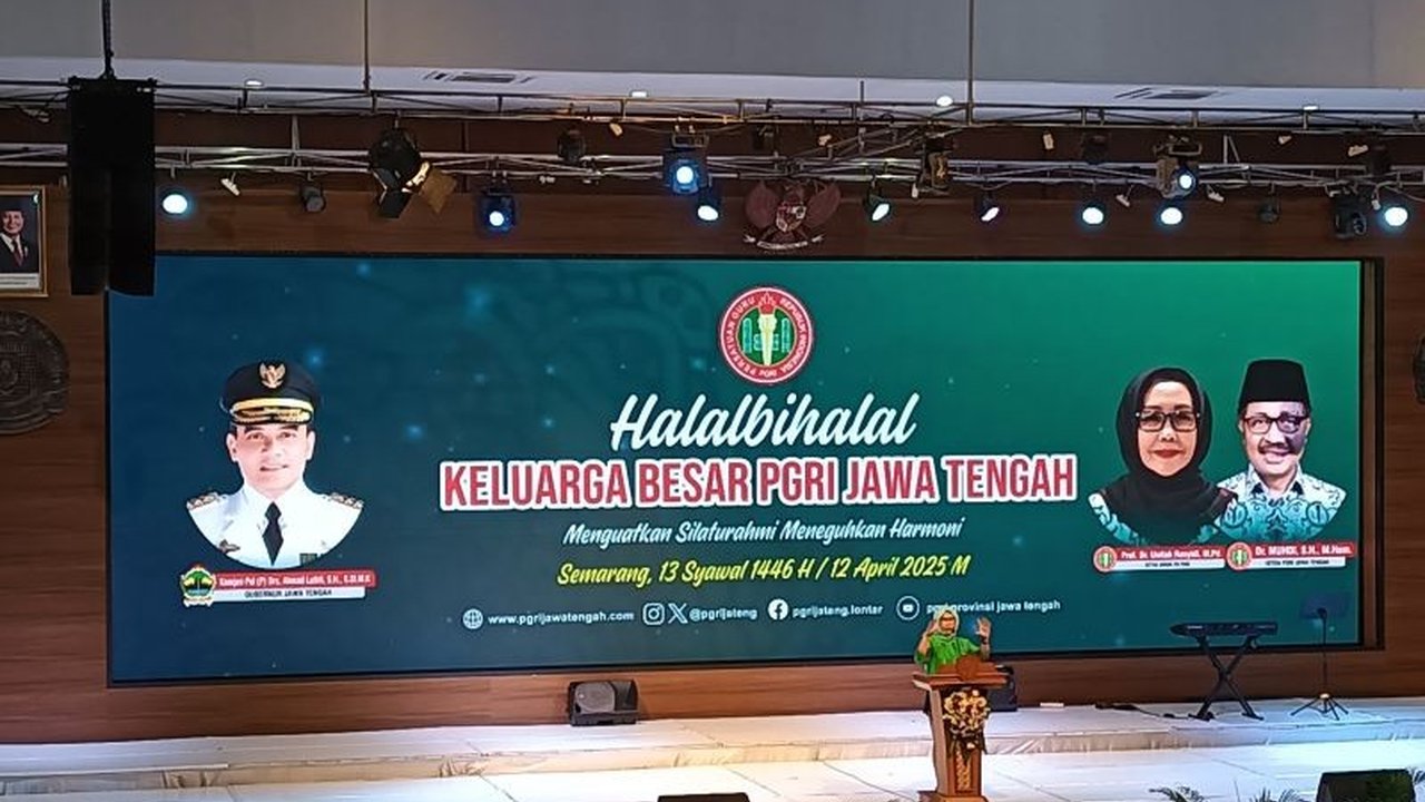 PGRI Semarang menegaskan peran guru tetap penting di era AI, menekankan perlunya komitmen pemerintah dalam pemenuhan kebutuhan guru dan peningkatan kualitas SDM untuk Indonesia Emas 2045.