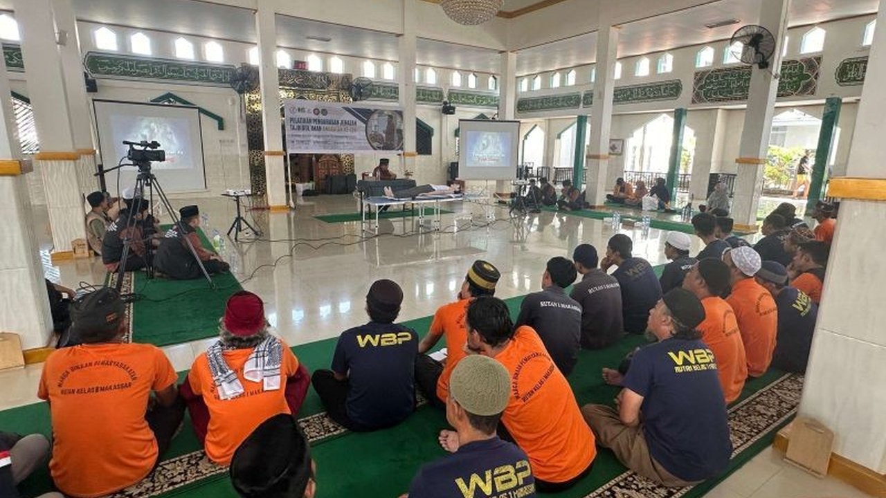 Lembaga Pemasyarakatan Kelas I Makassar memberikan pelatihan pengurusan jenazah kepada warga binaan sebagai bentuk refleksi diri dan persiapan kembali ke masyarakat.