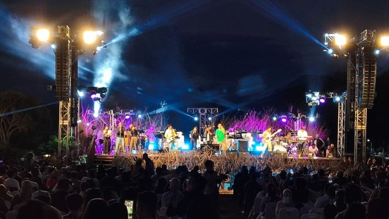 Event International Golo Mori Jazz 2025 di Labuan Bajo sukses besar, di luar dugaan, tiket terjual habis dan disambut antusiasme tinggi warga NTT, mendorong peningkatan ekonomi lokal.