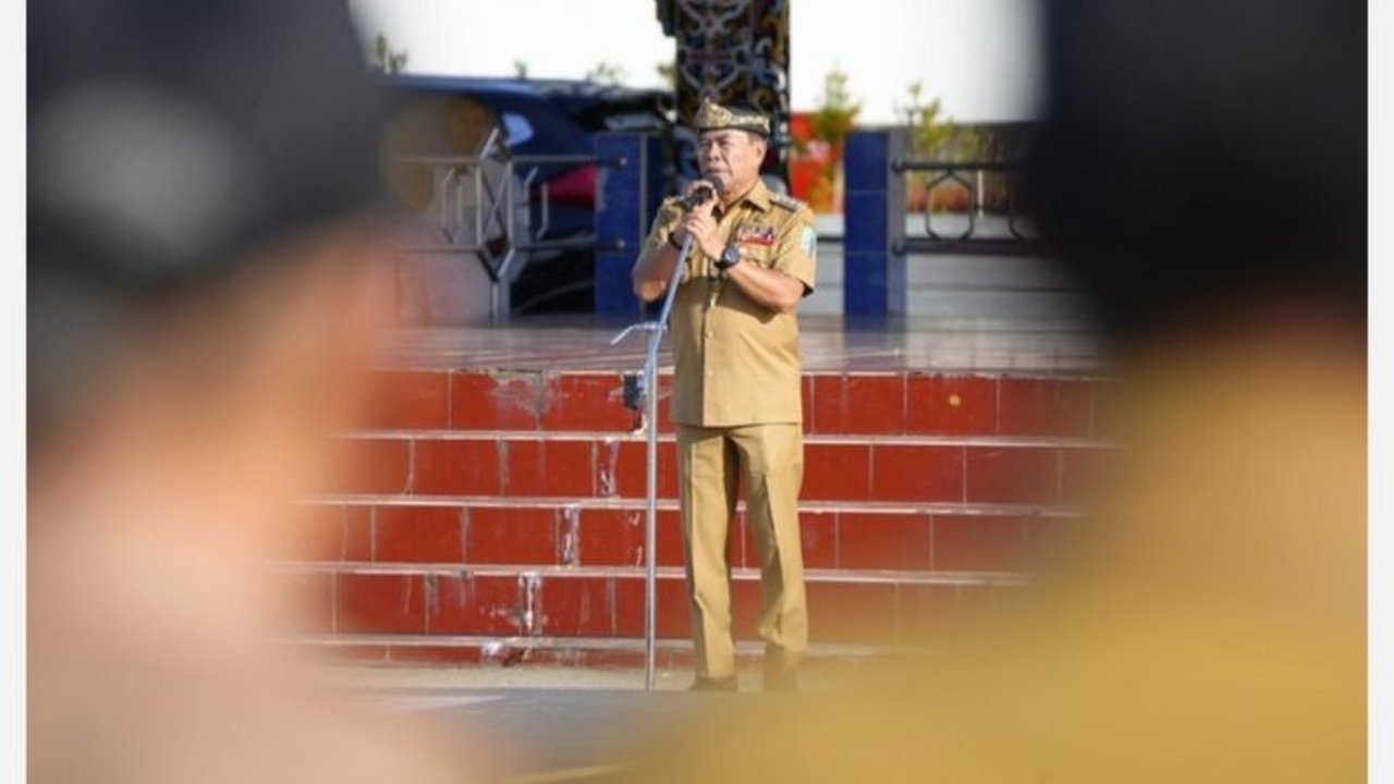 Gubernur Kaltara menginstruksikan ASN dan non-ASN untuk mengenakan aksesoris lokal setiap hari kerja guna melestarikan budaya dan mendukung UMKM daerah.