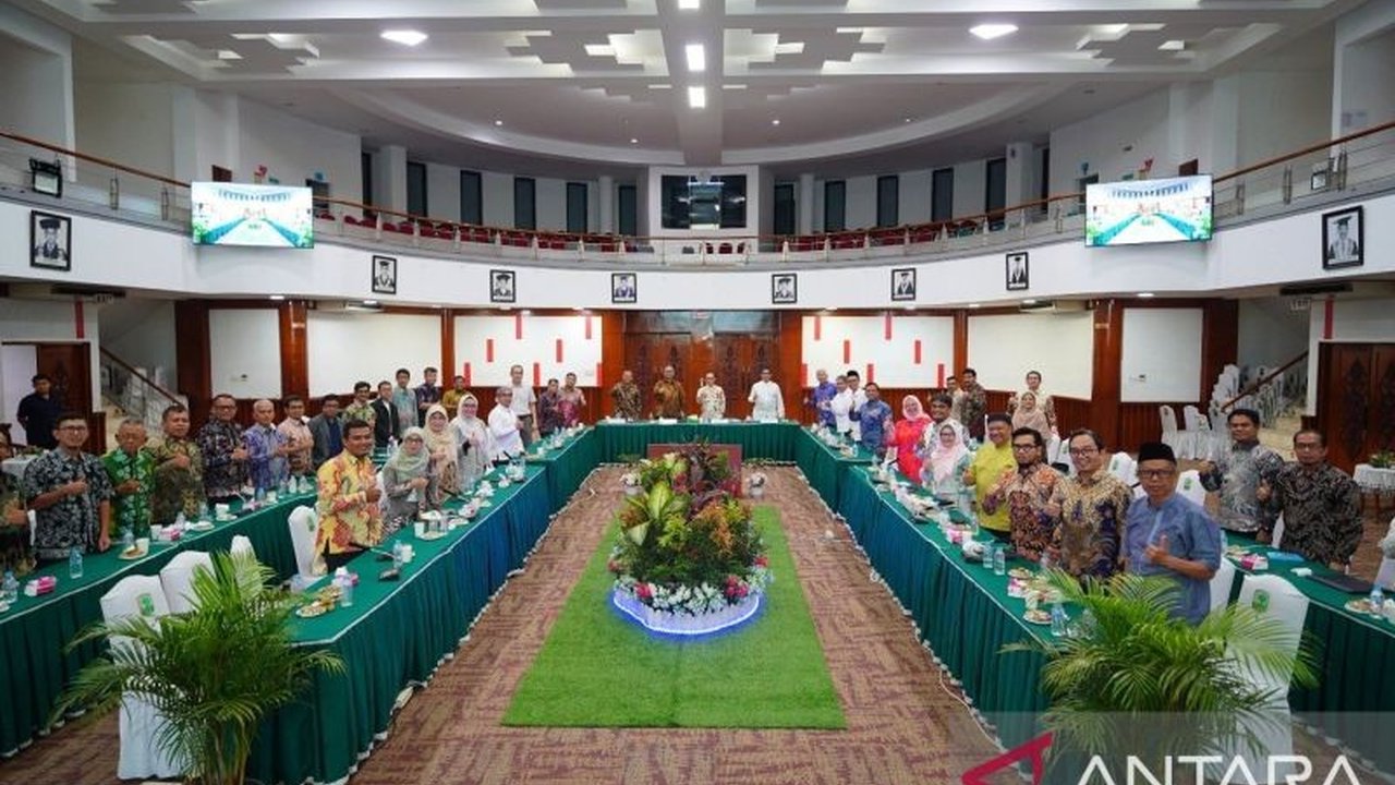 Kementerian Pendidikan, Kebudayaan, Riset, dan Teknologi mengapresiasi Universitas Andalas sebagai kampus pelopor yang berkontribusi aktif dalam menyelesaikan masalah sosial, ekonomi, dan lingkungan.