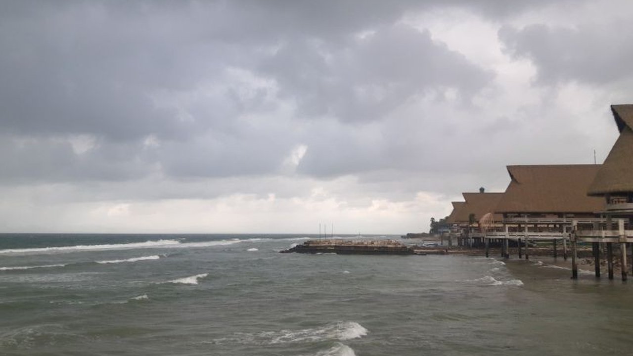 BMKG Peringatkan Potensi Banjir Rob di Pesisir NTT, 13-15 April 2025