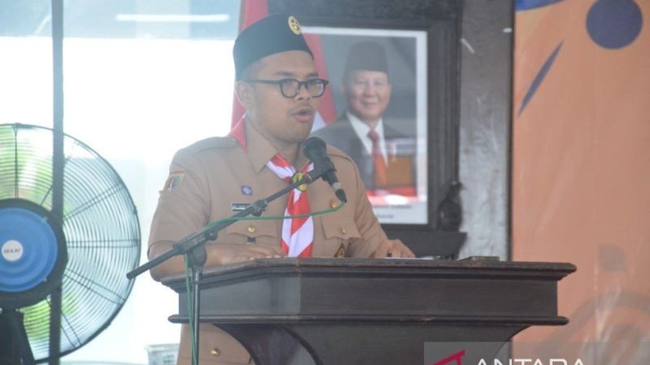Pemerintah Kabupaten Batang mengalokasikan Rp2 miliar untuk program seragam sekolah gratis bagi siswa SD dan SMP negeri baru, sebagai bentuk nyata meringankan beban ekonomi masyarakat.