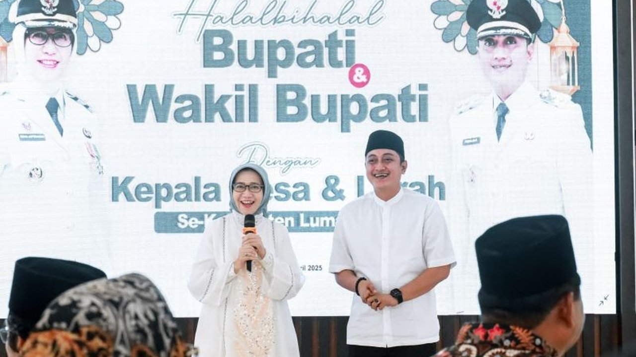 Pemerintah Kabupaten Lumajang memberikan kendaraan operasional baru berupa sepeda motor Honda PCX kepada seluruh kepala desa untuk meningkatkan pelayanan publik dan menunjang kinerja pemerintahan desa.