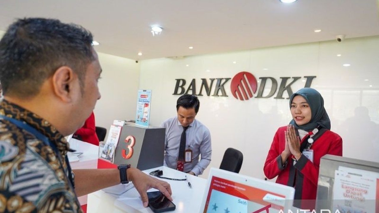 Anggota Komisi B DPRD DKI Jakarta, Andri Santosa, menjamin keamanan dana nasabah Bank DKI meskipun sistem pelayanan masih dalam pemulihan.