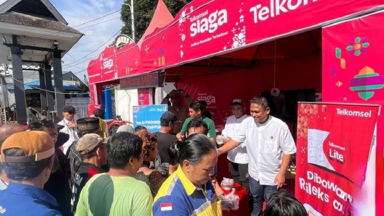 Telkomsel luncurkan jaringan 5G di Bandara Sentani dan Bandara Mozes Kilangin, Papua, untuk menjamin layanan internet lancar selama libur Lebaran dan mengantisipasi lonjakan trafik data.