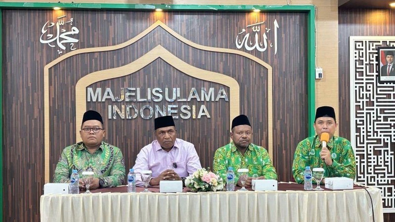 Pemerintah Provinsi Papua Barat dan Majelis Ulama Indonesia (MUI) setempat memperkuat kerja sama untuk menghadapi tantangan pembangunan dan memperkuat nilai-nilai keagamaan di tengah dinamika kehidupan masyarakat.