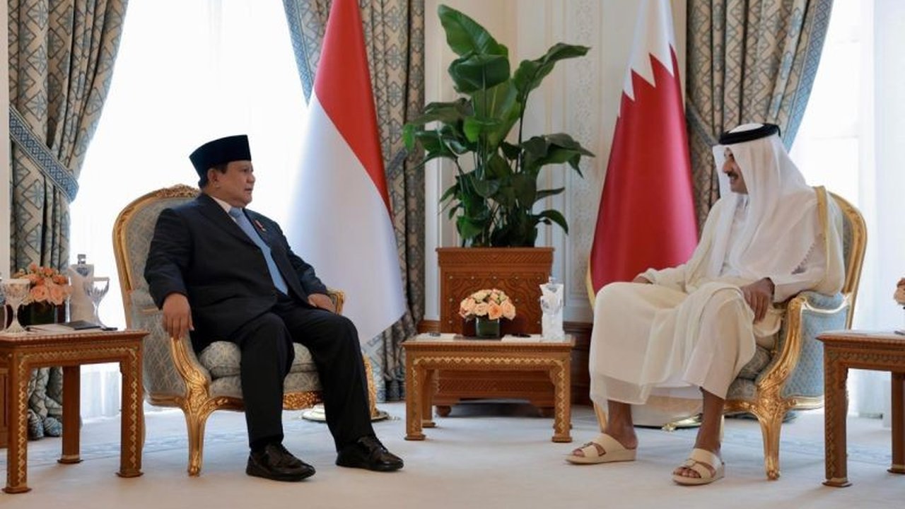 Presiden Prabowo Subianto bertemu Emir Qatar Sheikh Tamim bin Hamad Al-Thani di Doha, membahas kerja sama strategis dan menandatangani MoU untuk memperkuat hubungan bilateral kedua negara.