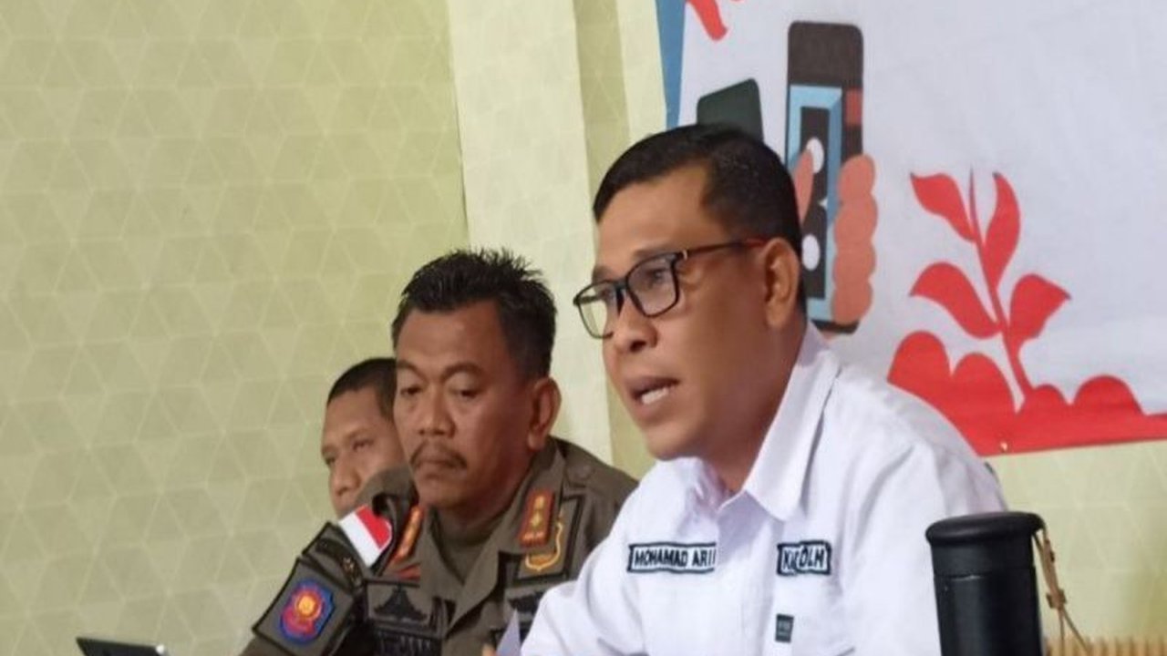 Pemkot Palu mengerahkan 120 petugas dan 22 kendaraan untuk membersihkan sampah pasca Haul Guru Tua di Kompleks Alkhairaat, Palu, dengan komposisi sampah 70 persen organik dan 30 persen anorganik.