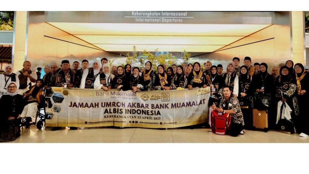 Bank Muamalat sukses selenggarakan program Umrah Akbar Bank Muamalat (Umat), memberangkatkan 110 jemaah umrah dengan biaya terjangkau dan fasilitas lengkap.