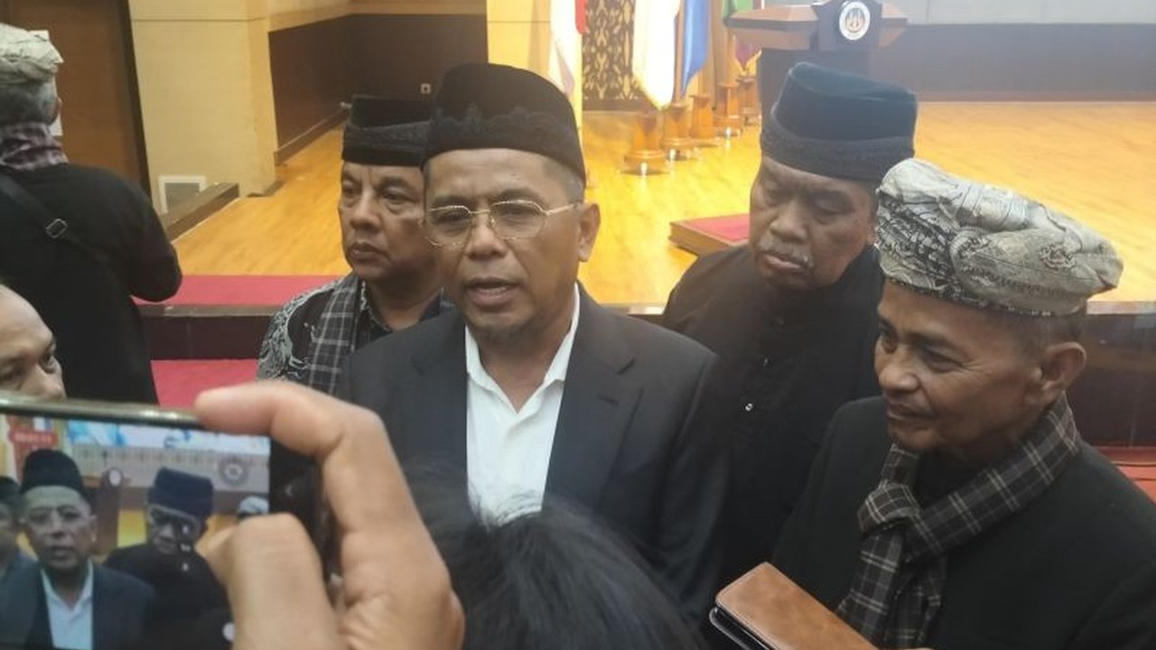 Anggota DPR RI Arisal Aziz mengusulkan pembatasan jam operasional hiburan malam di Sumatera Barat hingga pukul 21.00 WIB untuk mencegah penyakit masyarakat, khususnya penyalahgunaan narkoba.