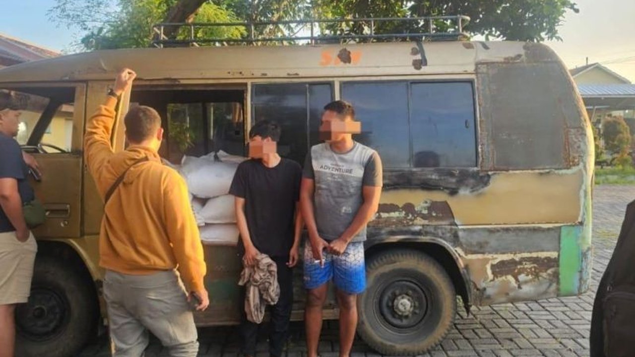 Polres Probolinggo menggagalkan penyelundupan 24 karung pupuk subsidi di Kabupaten Probolinggo; seorang warga diamankan dan penyidik masih mendalami kasus tersebut.